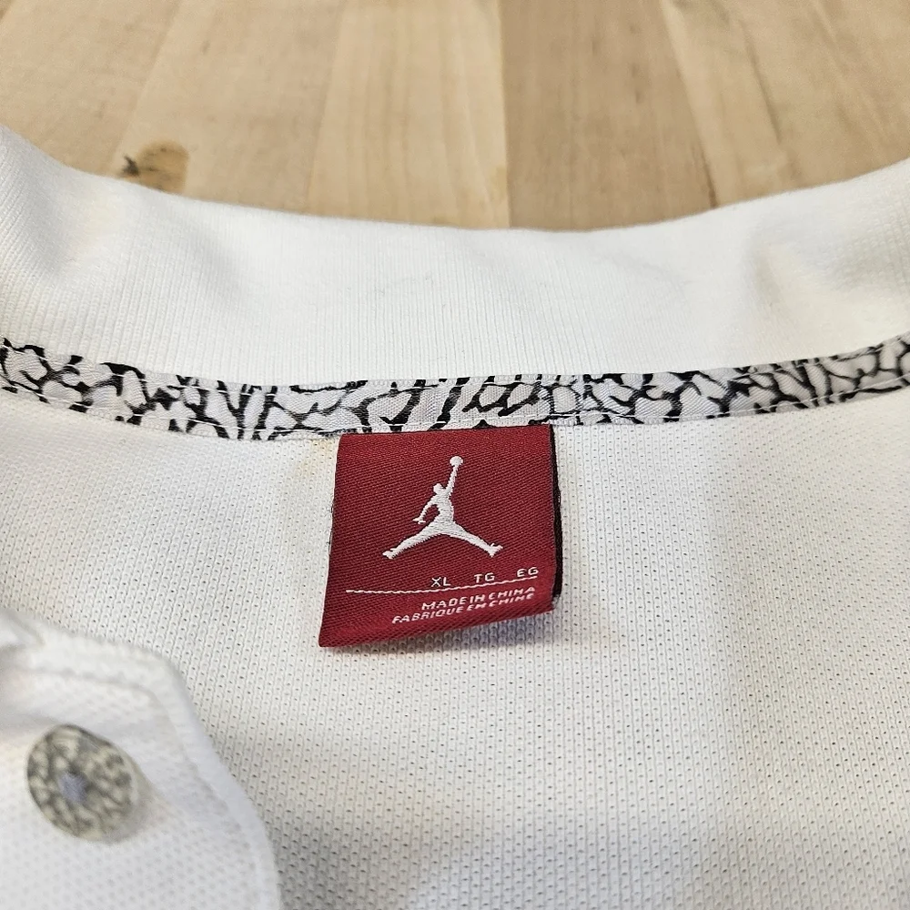 Rare Classic  Authentic Air Jordan Jump Man Whire Polo Shirt X-LARGE